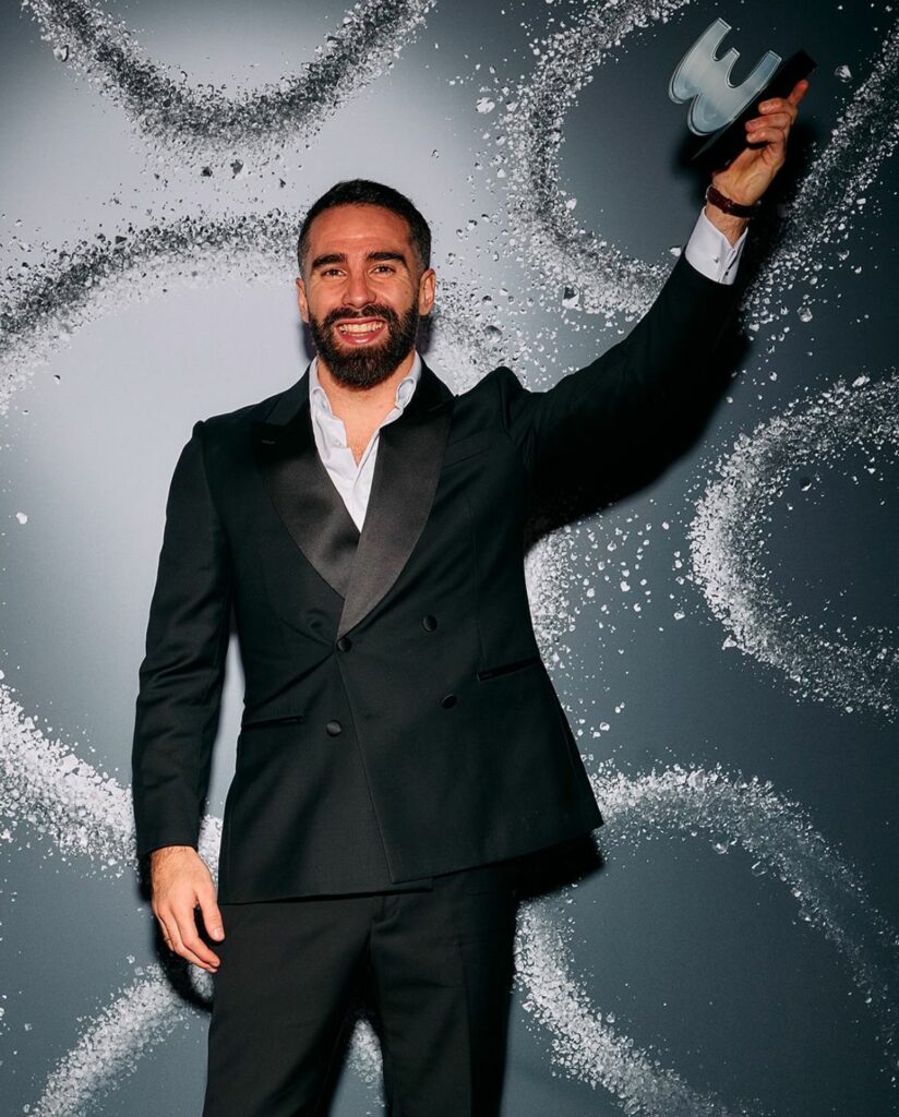 Blossom asiste a la entrega de Premios Esquire Hombres del Año y celebra el triunfo de Dani Carvajal